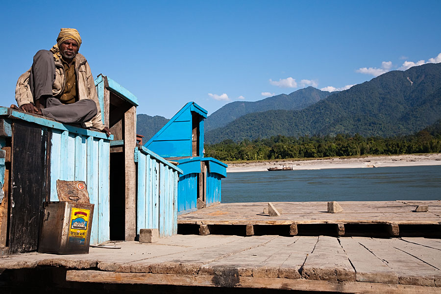  Waiting for customers to cross the Siang river